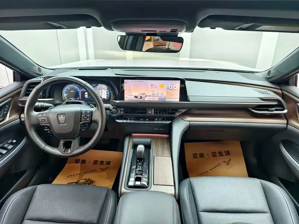 Toyota Crown (Import) — фото 8