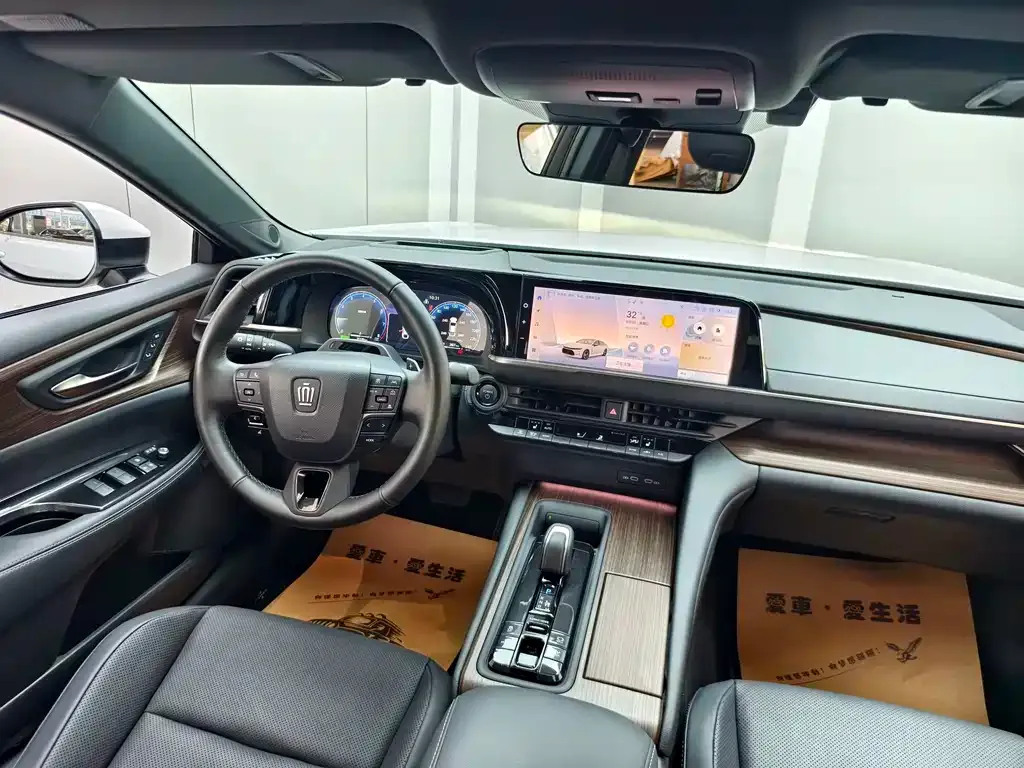 Toyota Crown (Import) — фото 10