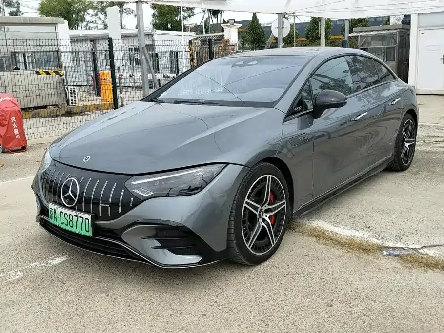 Mercedes-Benz EQE AMG — фото 1
