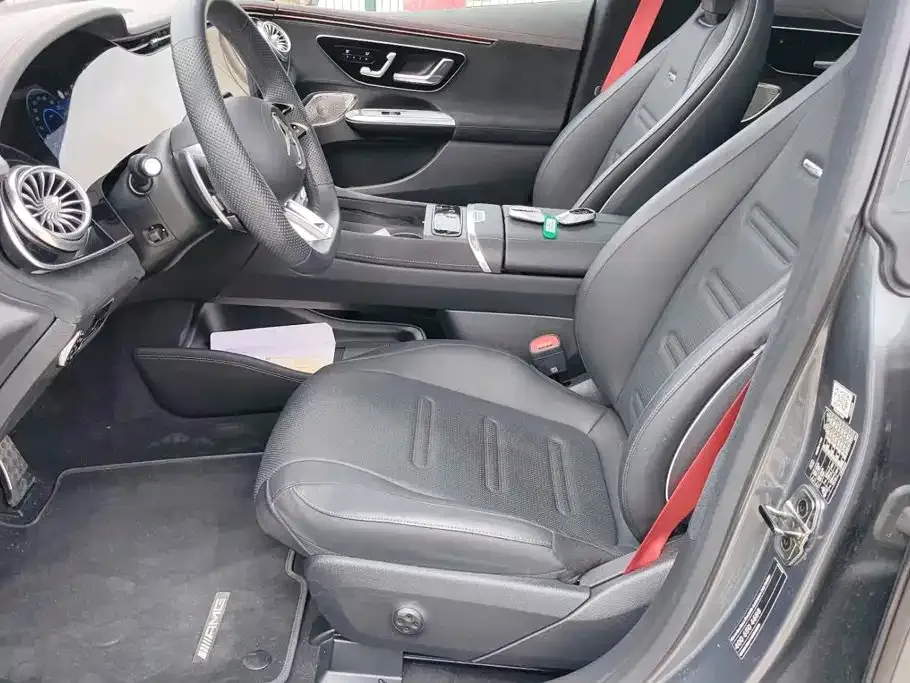 Mercedes-Benz EQE AMG — фото 4