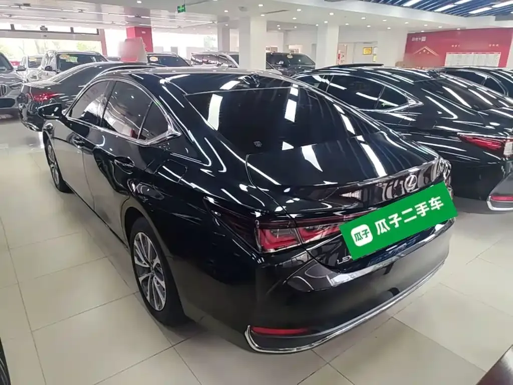 Lexus ES — фото 10