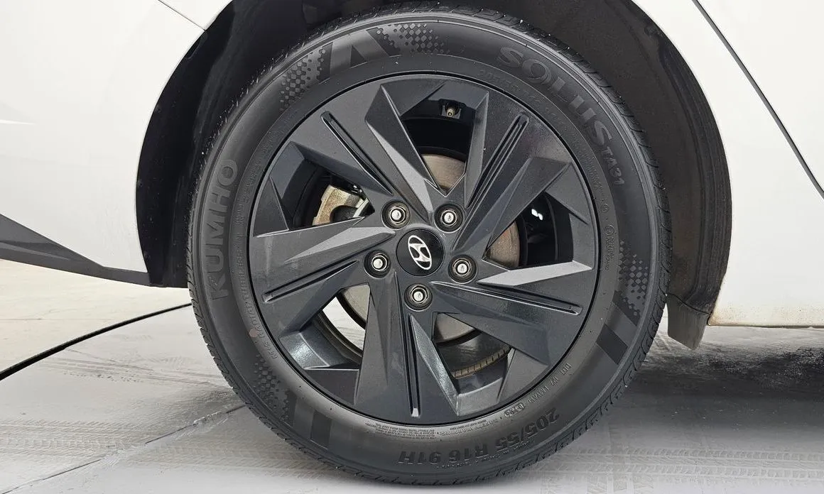 Hyundai AVANTE — фото 8