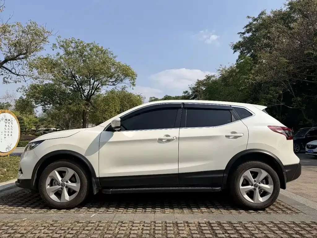 Nissan Qashqai — фото 6