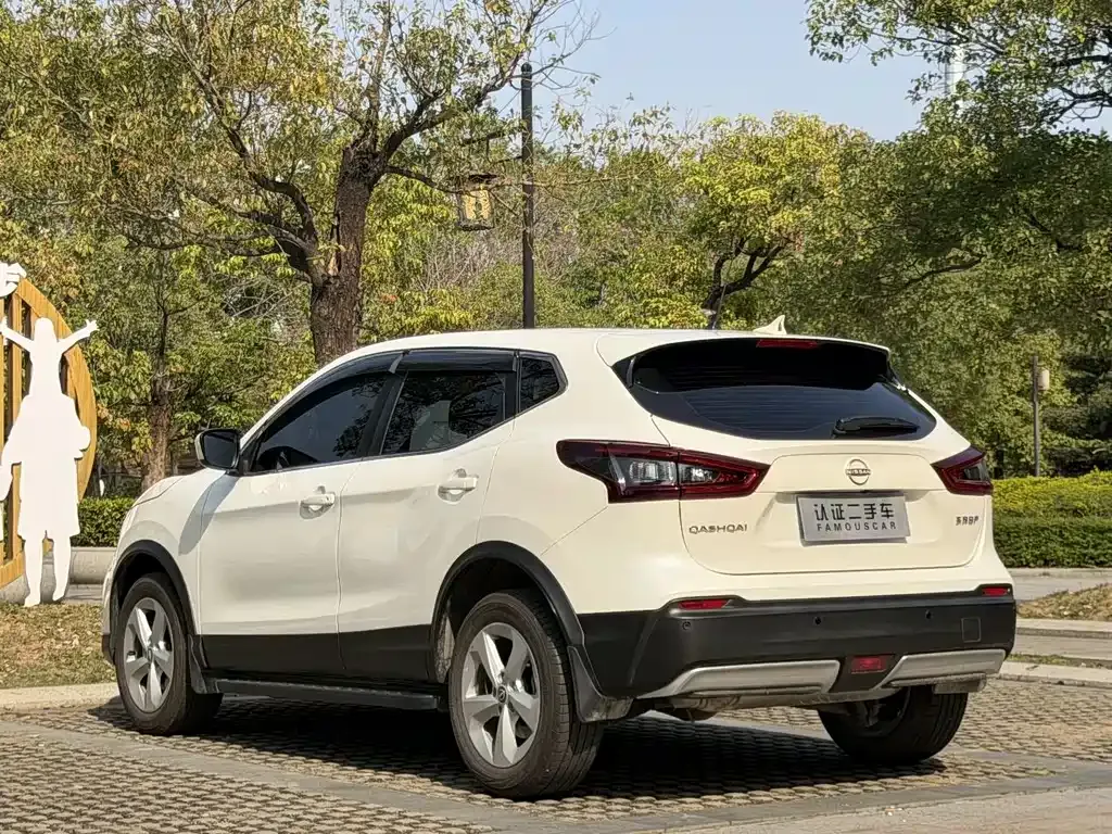 Nissan Qashqai — фото 9