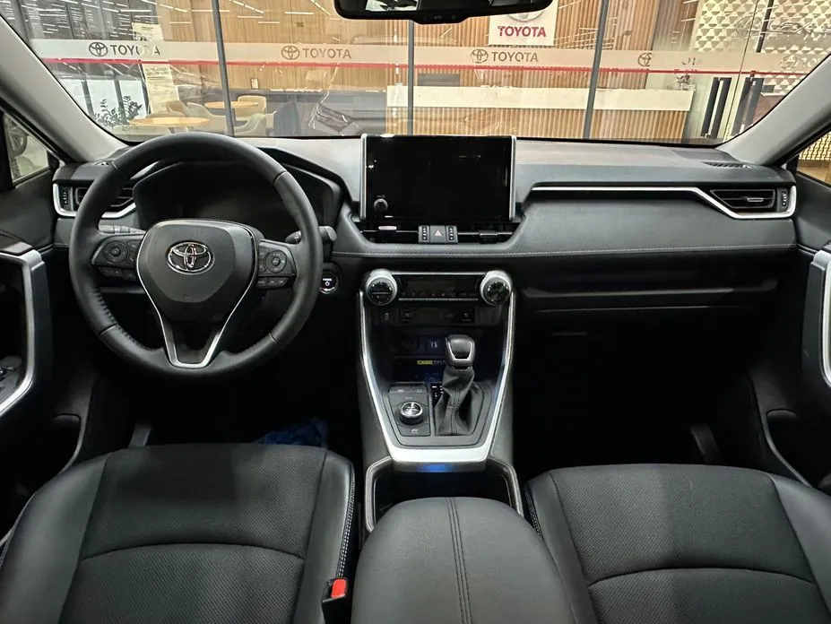 Toyota RAV4 — фото 3