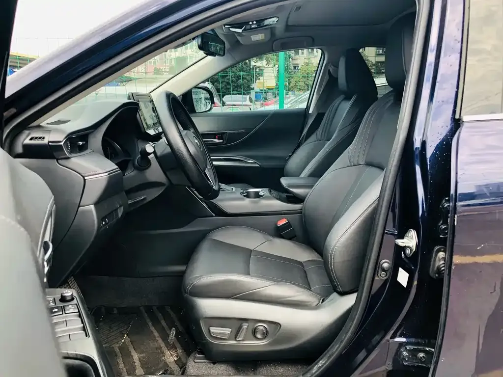 Toyota Harrier — фото 5
