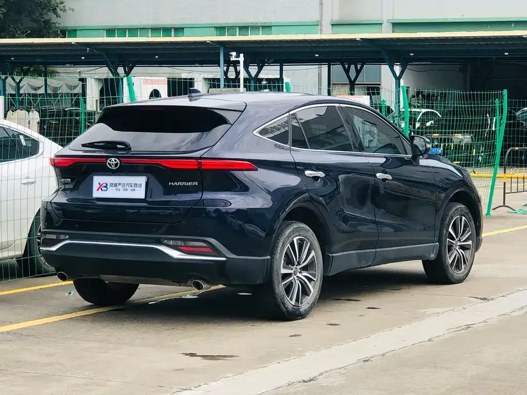 Toyota Harrier — фото 9
