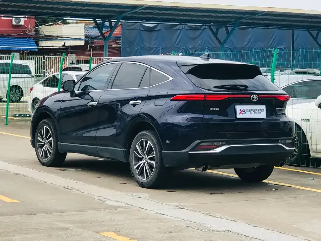Toyota Harrier — фото 4