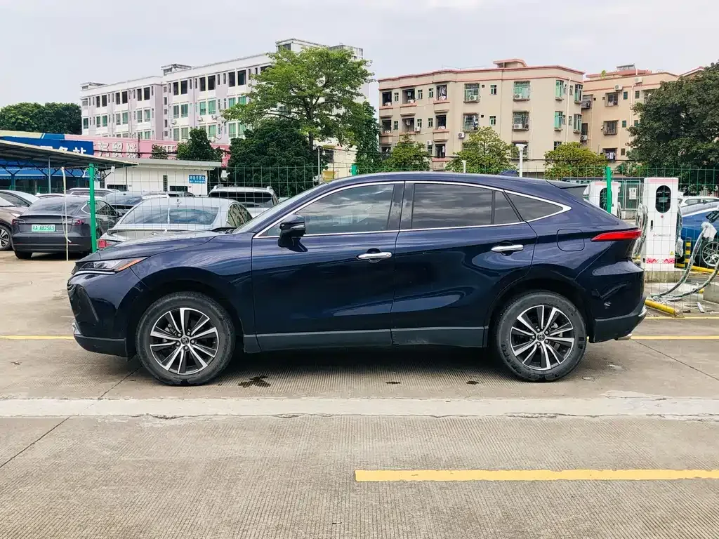 Toyota Harrier — фото 10