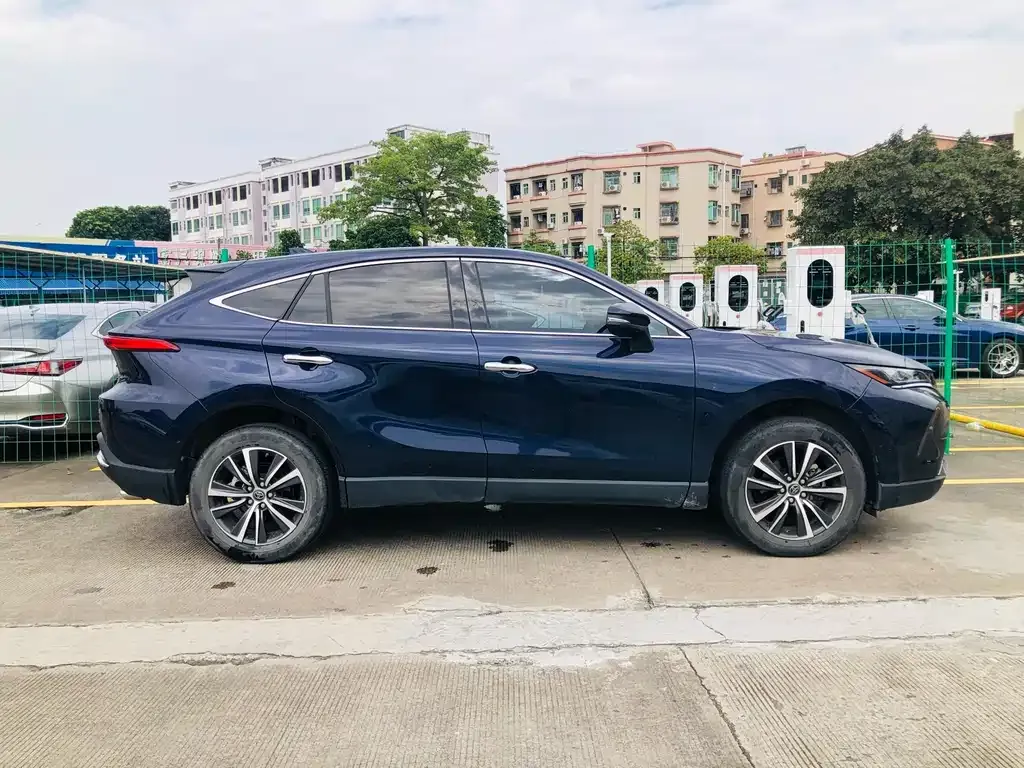 Toyota Harrier — фото 2