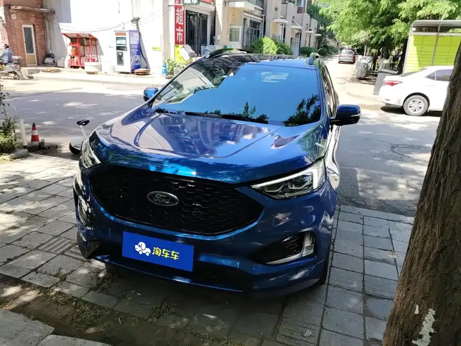 Ford Edge — фото 1