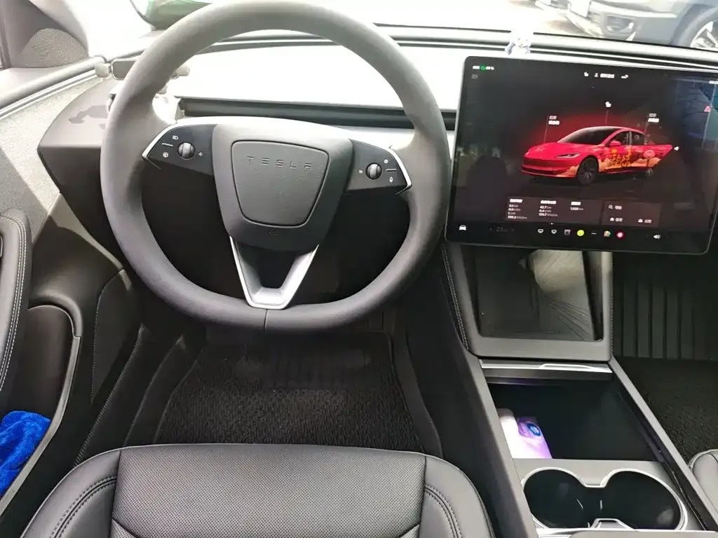 Tesla Model 3 — фото 10
