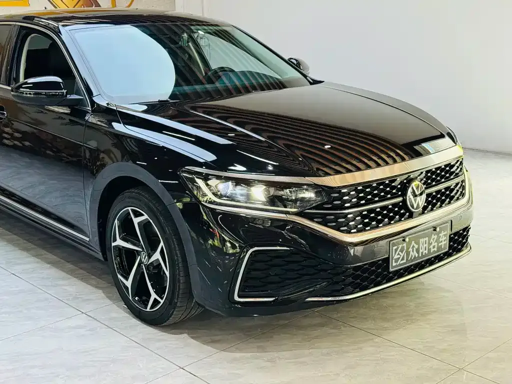 Volkswagen Passat — фото 5