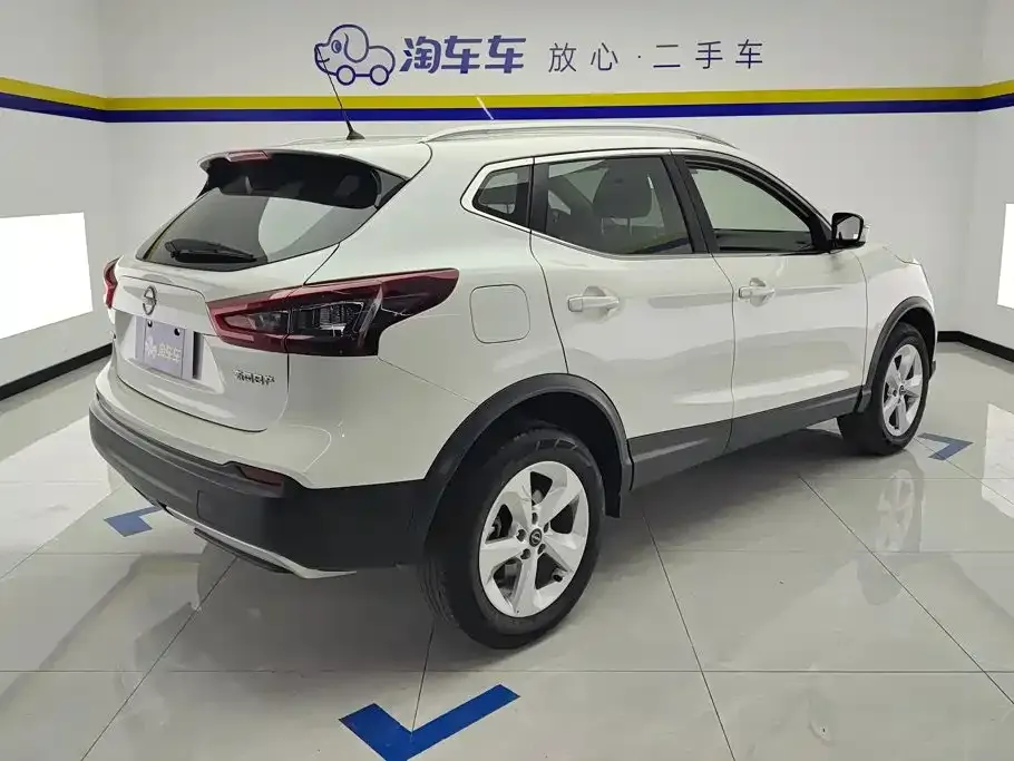 Nissan Qashqai — фото 8