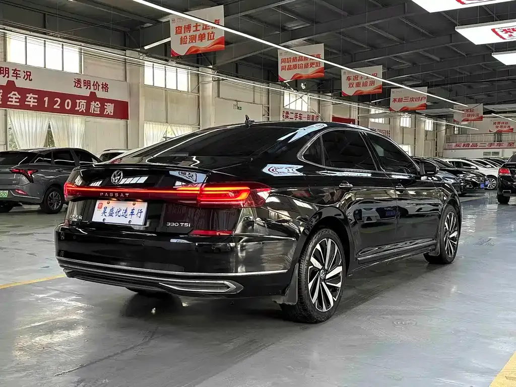 Volkswagen Passat — фото 8