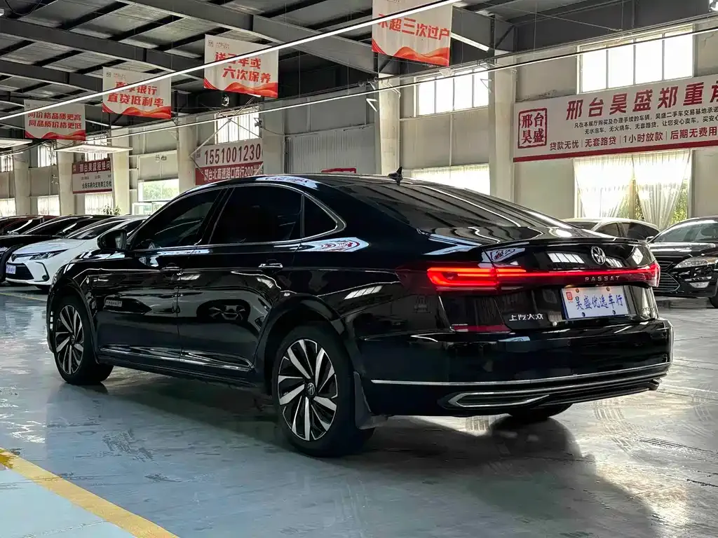 Volkswagen Passat — фото 9