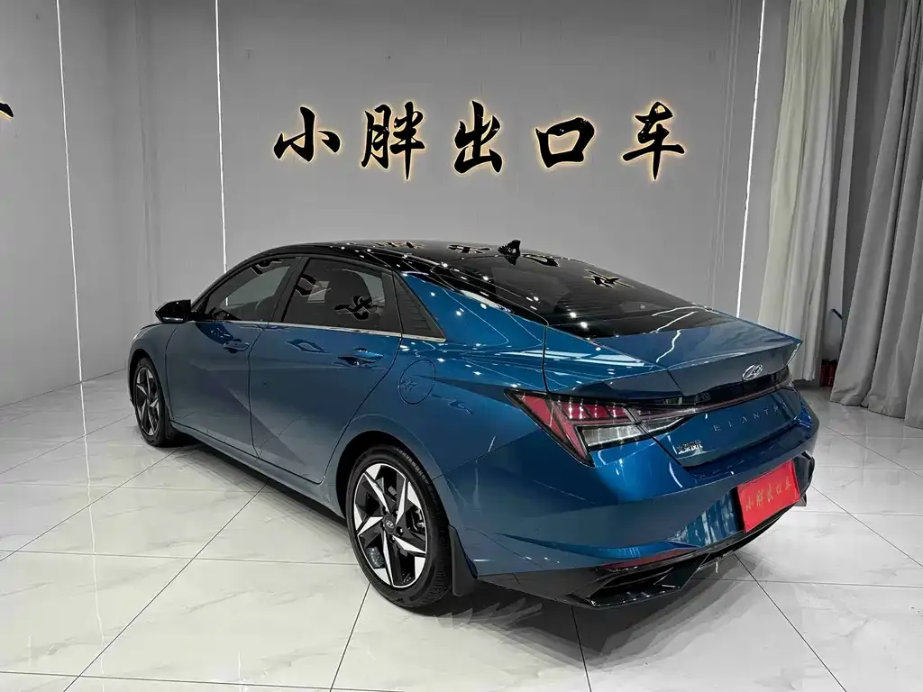 Hyundai Elantra — фото 3