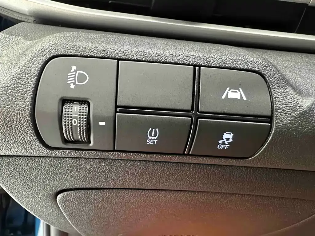 Hyundai Elantra — фото 10