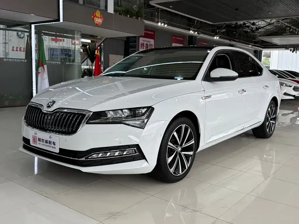 Skoda Superb — фото 1
