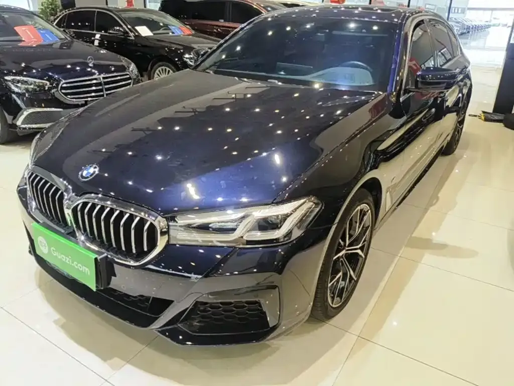 BMW 5 Series — фото 1