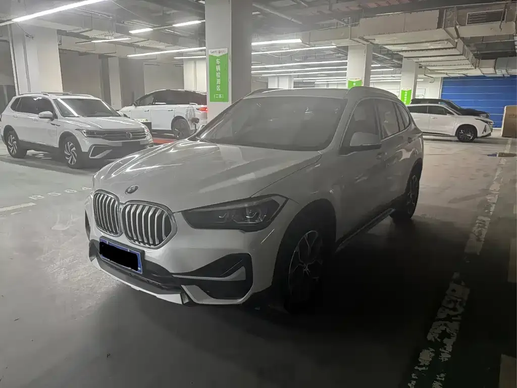 BMW X1 — фото 1