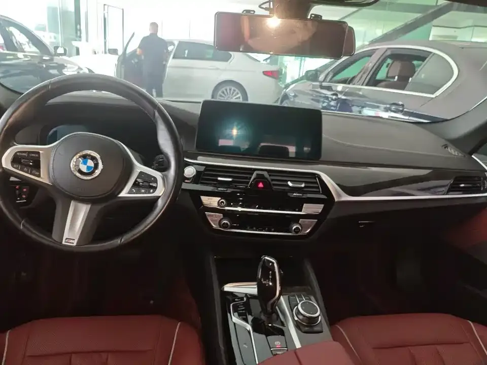 BMW 5 Series — фото 2
