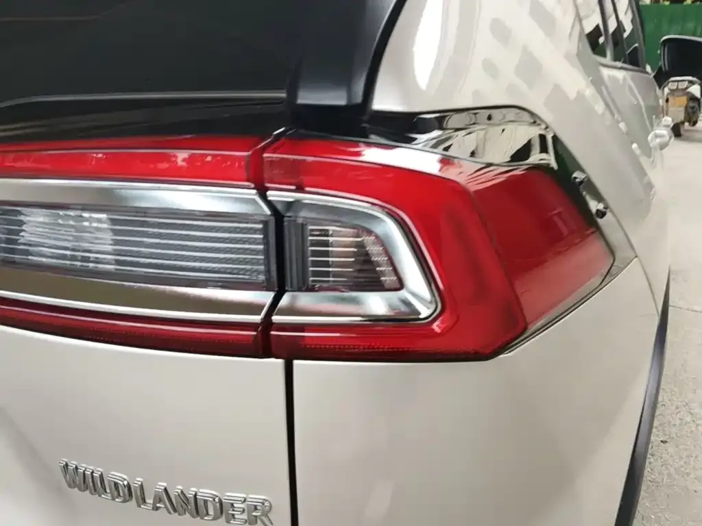 Toyota Wildlander — фото 10