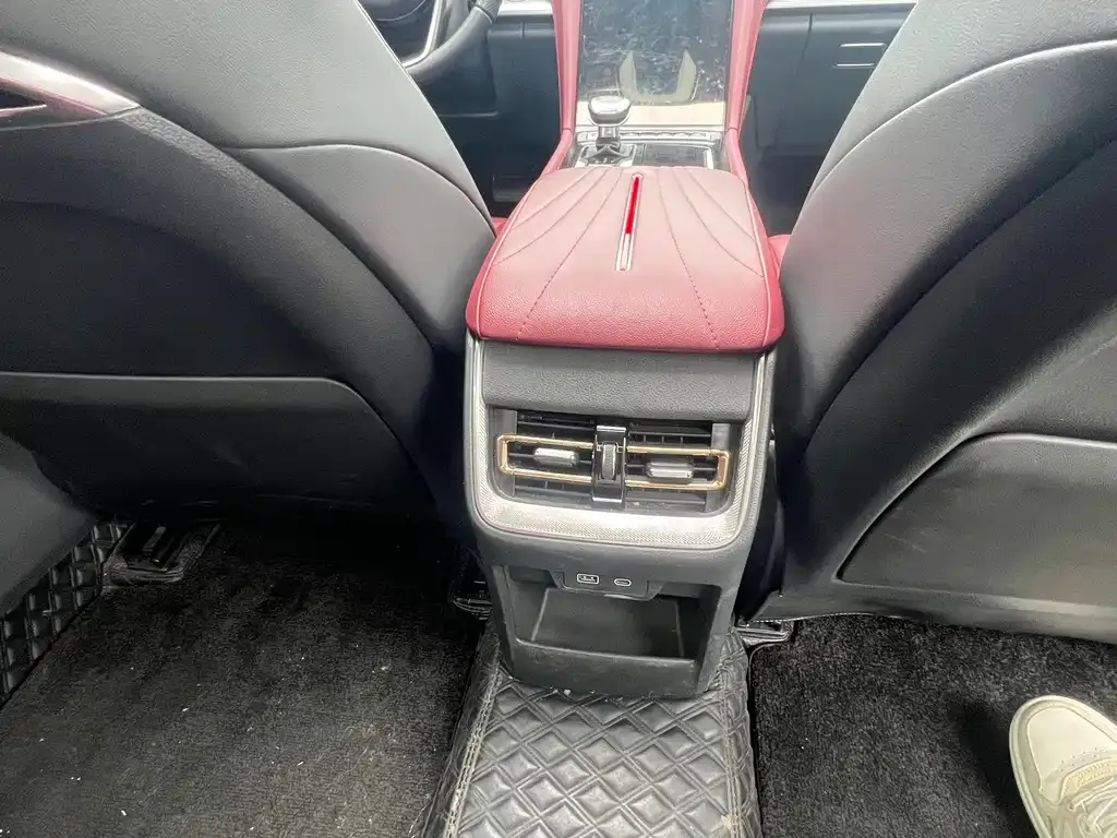 Hongqi H5 — фото 5