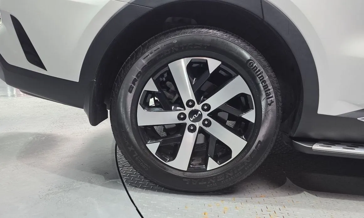 Kia Sorento — фото 7