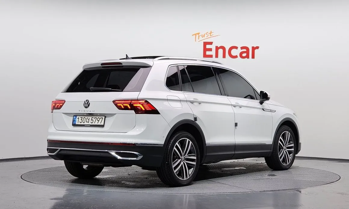 Volkswagen Tiguan — фото 9