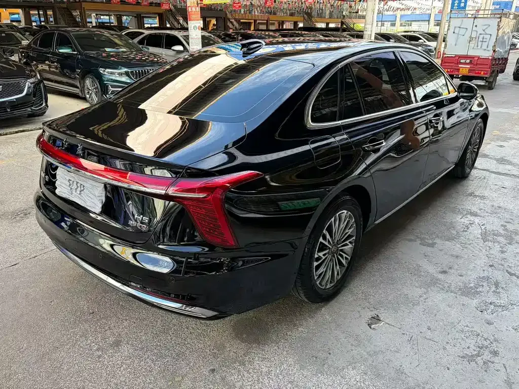 Hongqi H5 — фото 6