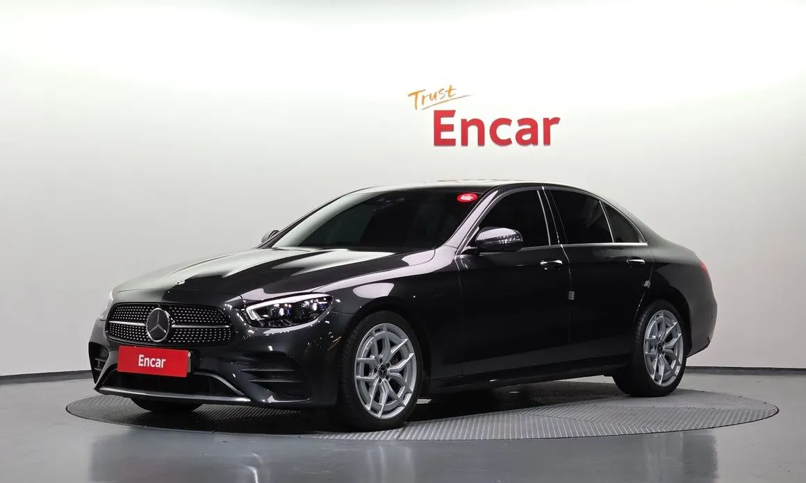 Mercedes-Benz E-Class — фото 1