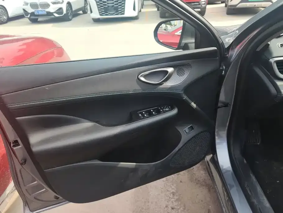 BYD Seal 05 DM-i — фото 7