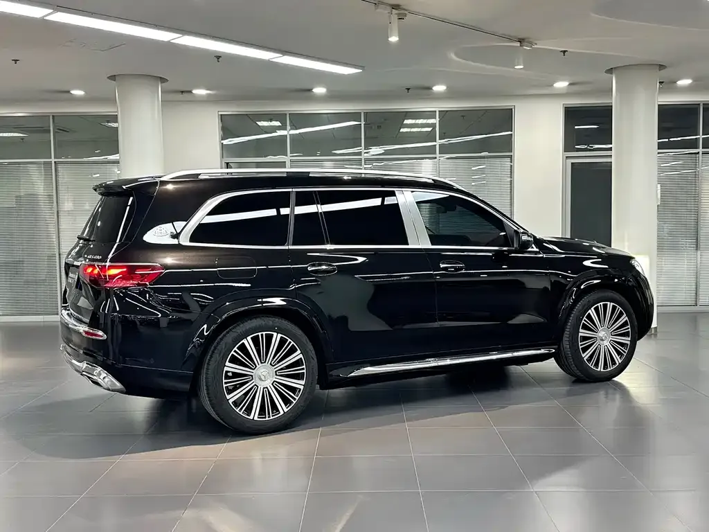 Mercedes-Benz GLS — фото 10