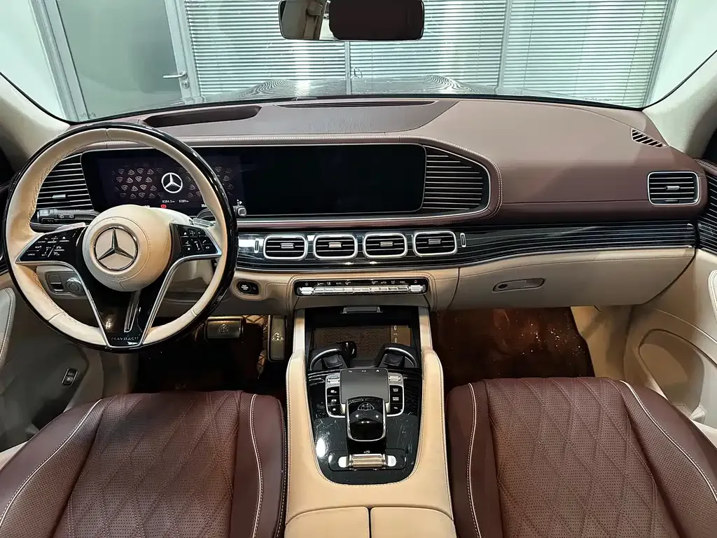 Mercedes-Benz GLS — фото 7