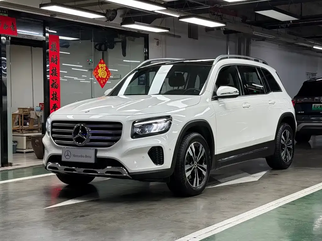 Mercedes-Benz GLB — фото 1