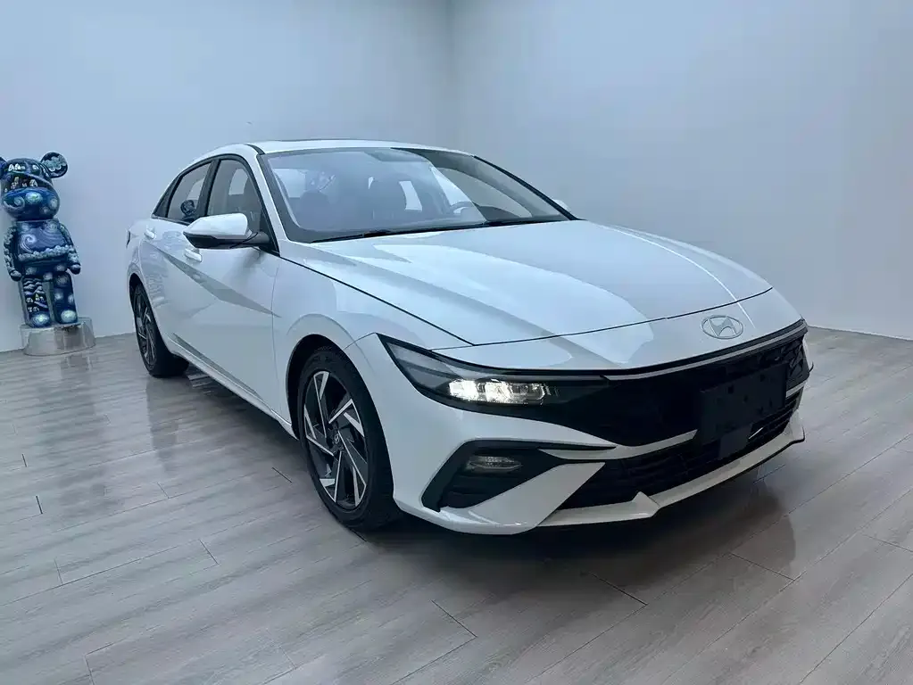 Hyundai Elantra — фото 8