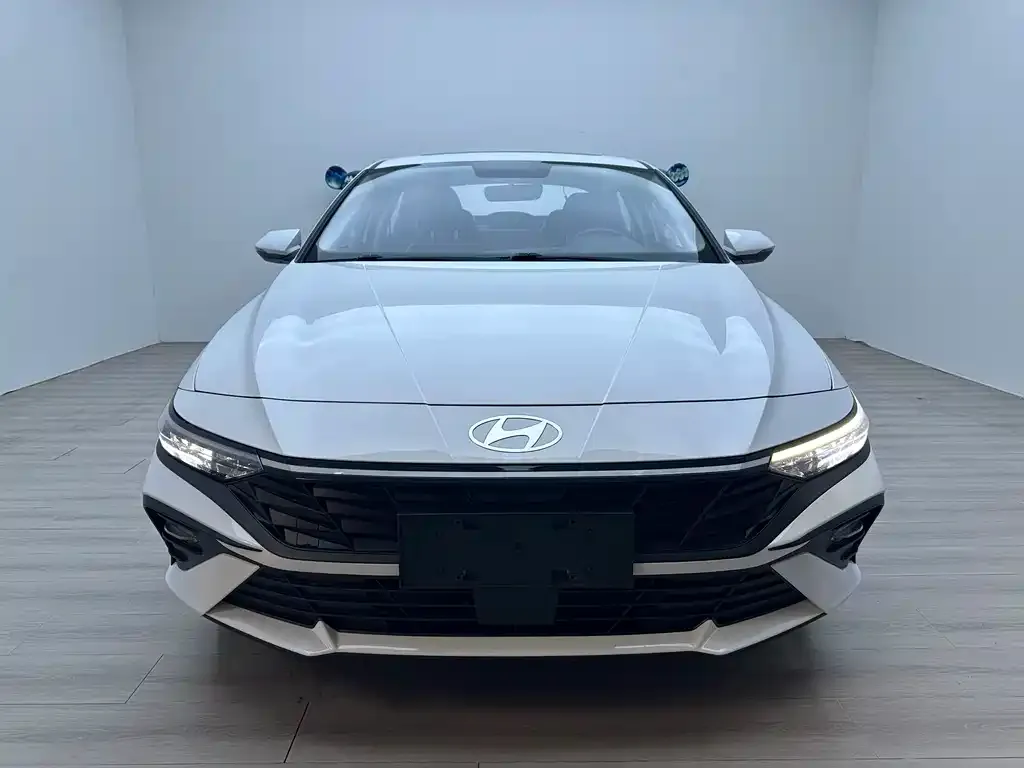 Hyundai Elantra — фото 6