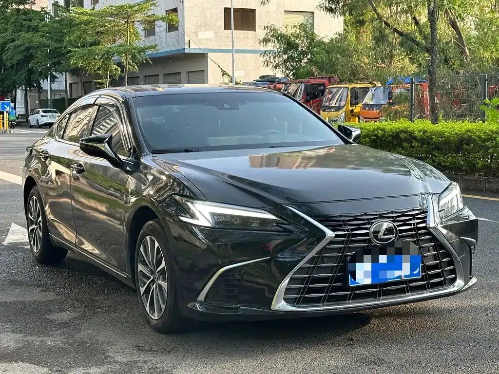 Lexus ES — фото 6