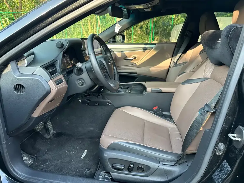 Lexus ES — фото 9