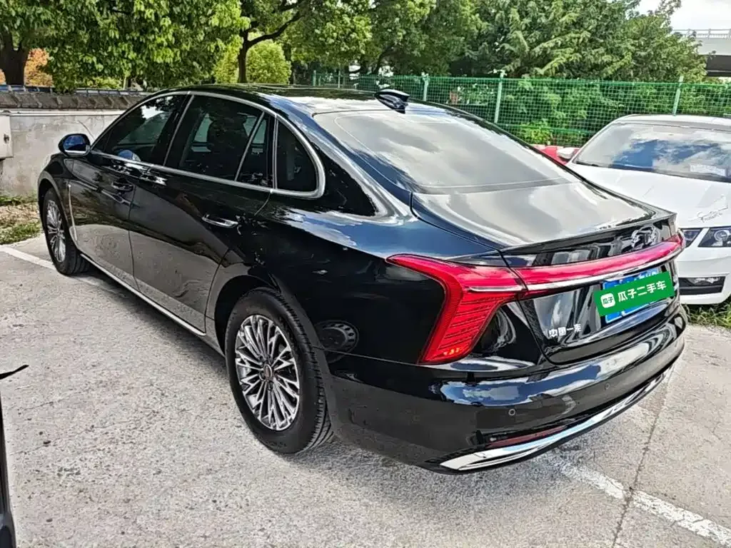 Hongqi H5 — фото 10