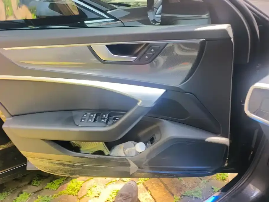 Audi A6L — фото 2