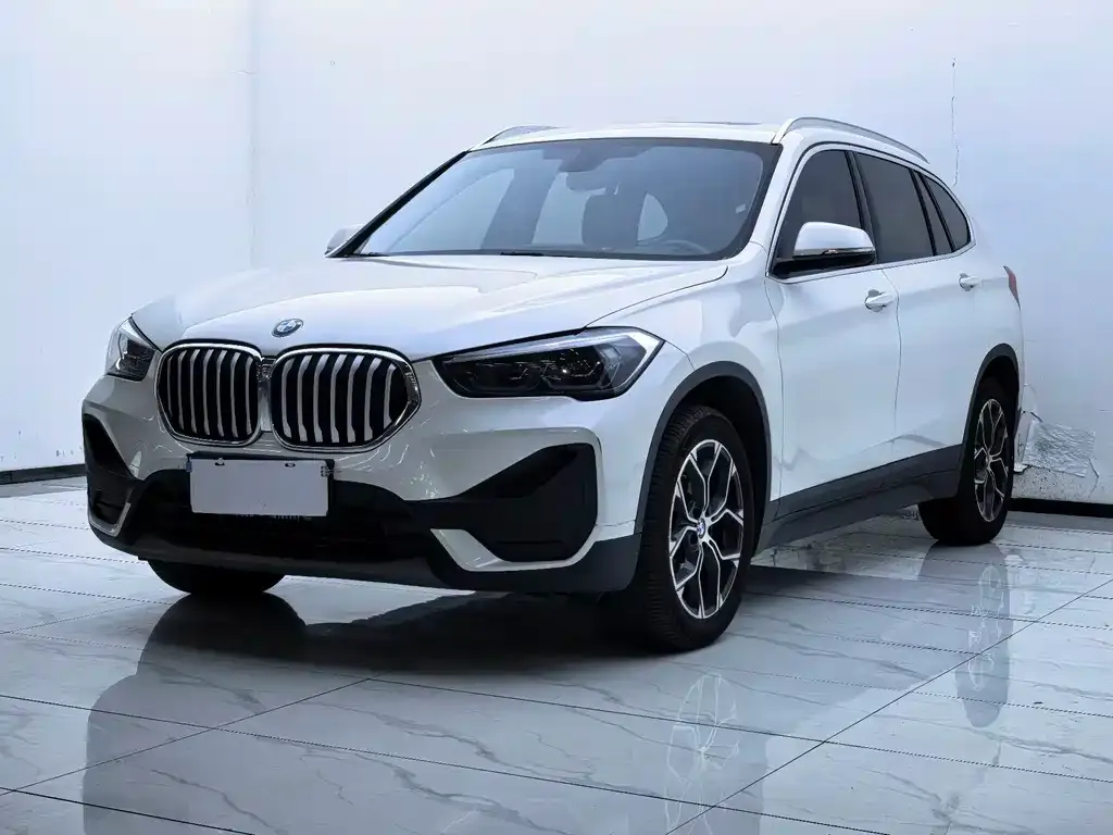 BMW X1 — фото 1