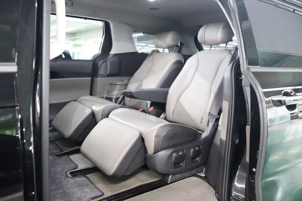 Kia Carnival — фото 10