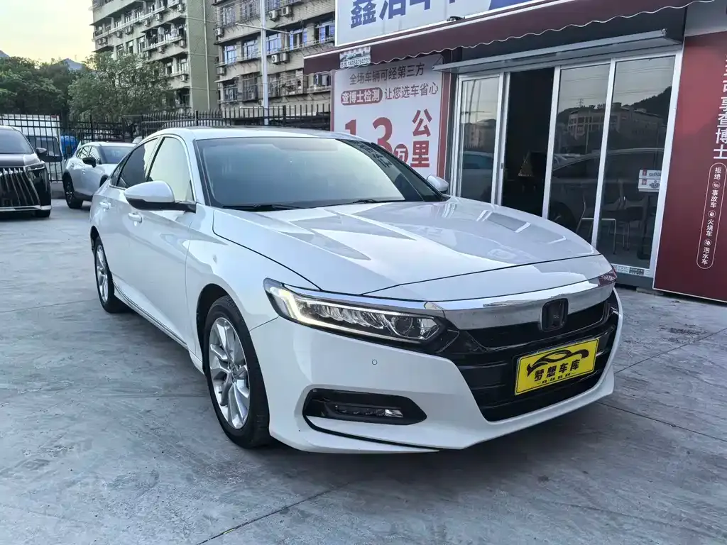Honda Accord — фото 4