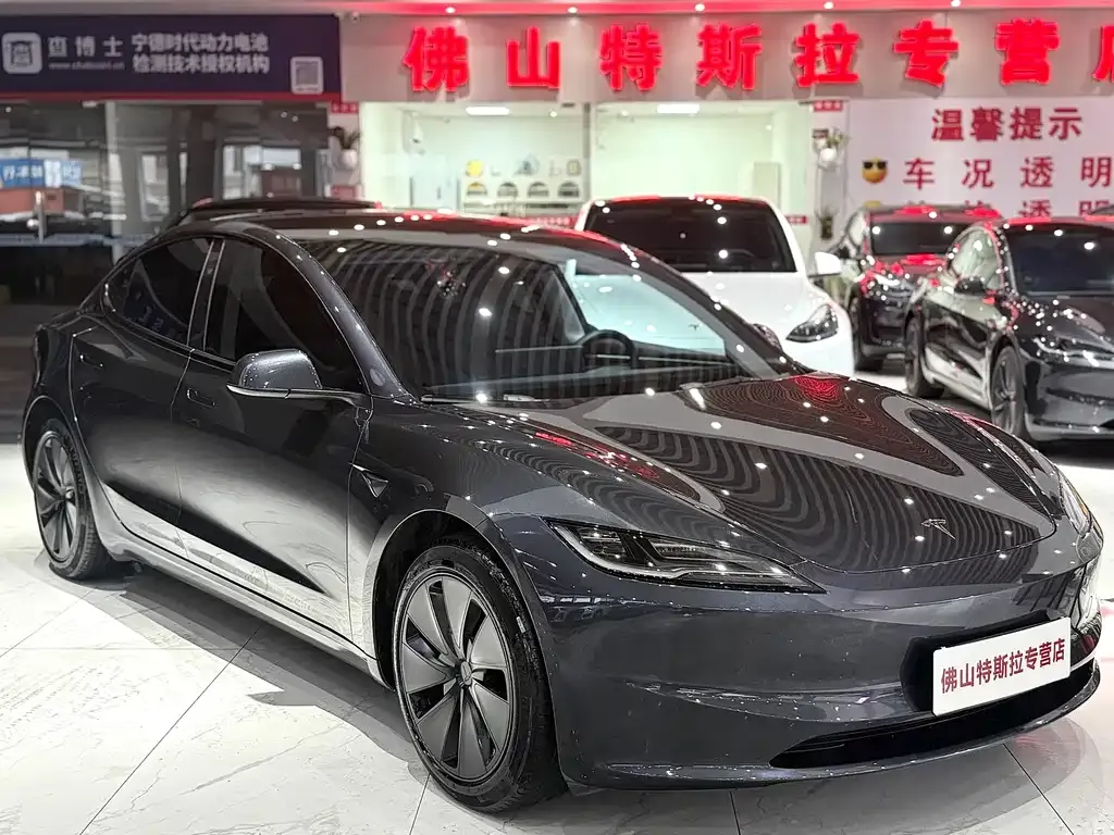 Tesla Model 3 — фото 9