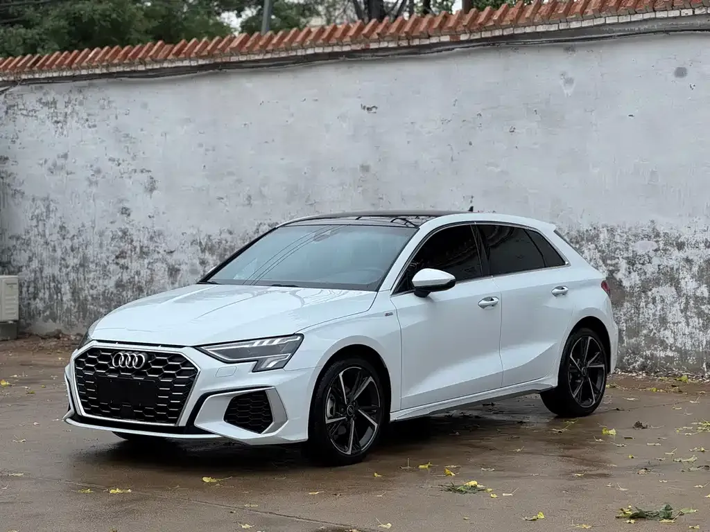 Audi A3 — фото 1