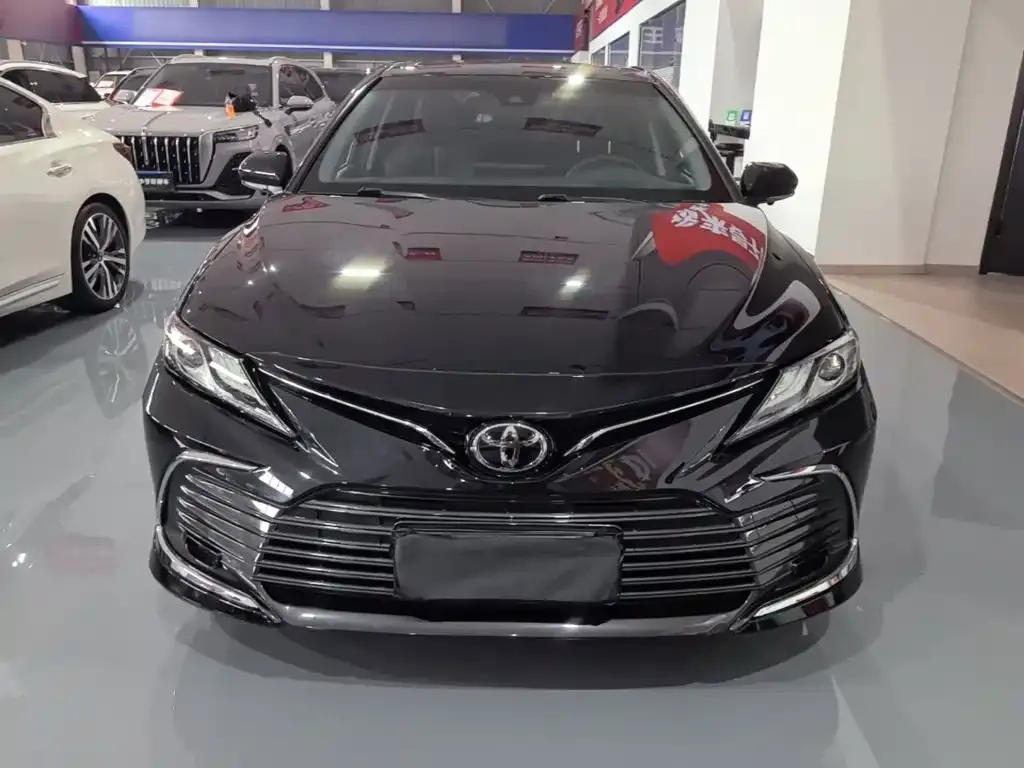 Toyota Camry — фото 9