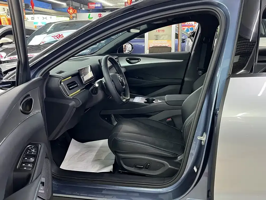 BYD Seal 06 DM-i Touring Edition — фото 9