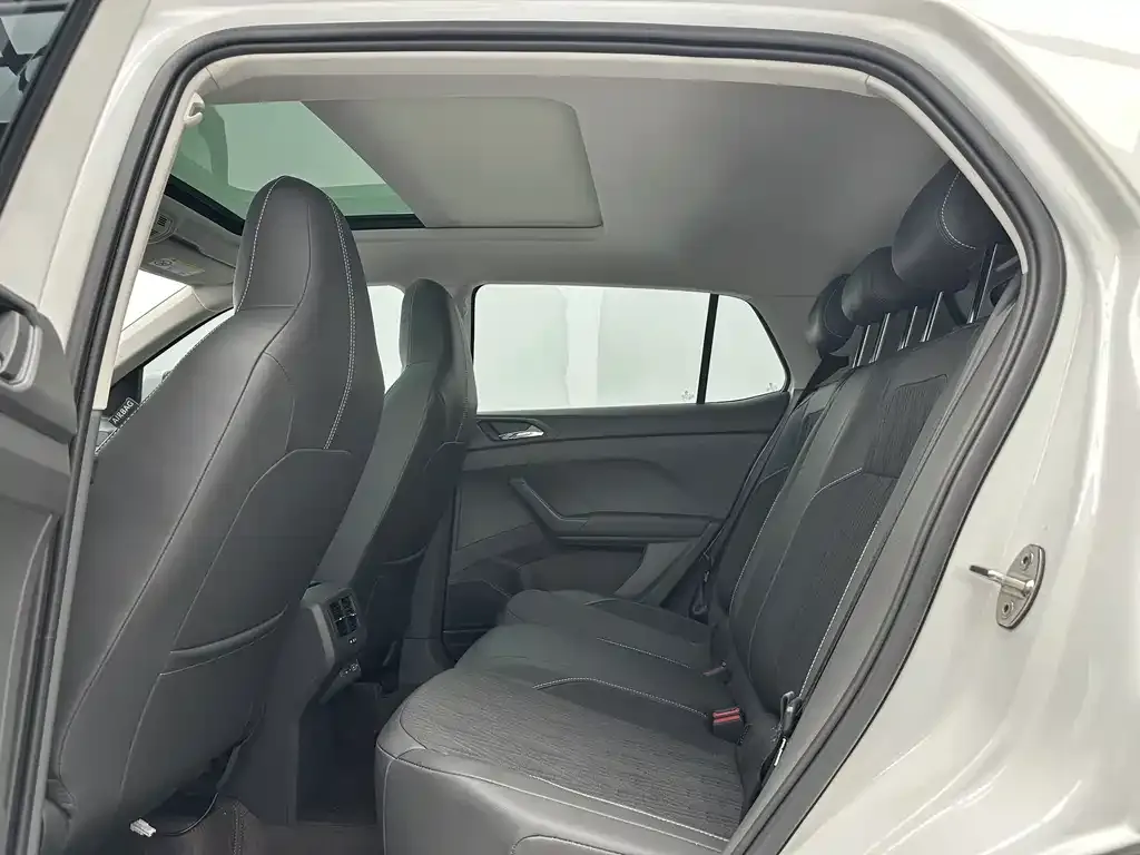 Volkswagen T-Cross — фото 5